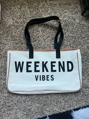 WEEKEND VIBES TOTE
